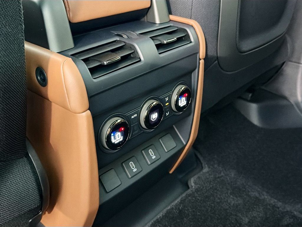 New 2026 Land Rover Defender 110 OCTA AWD/4WD image 27