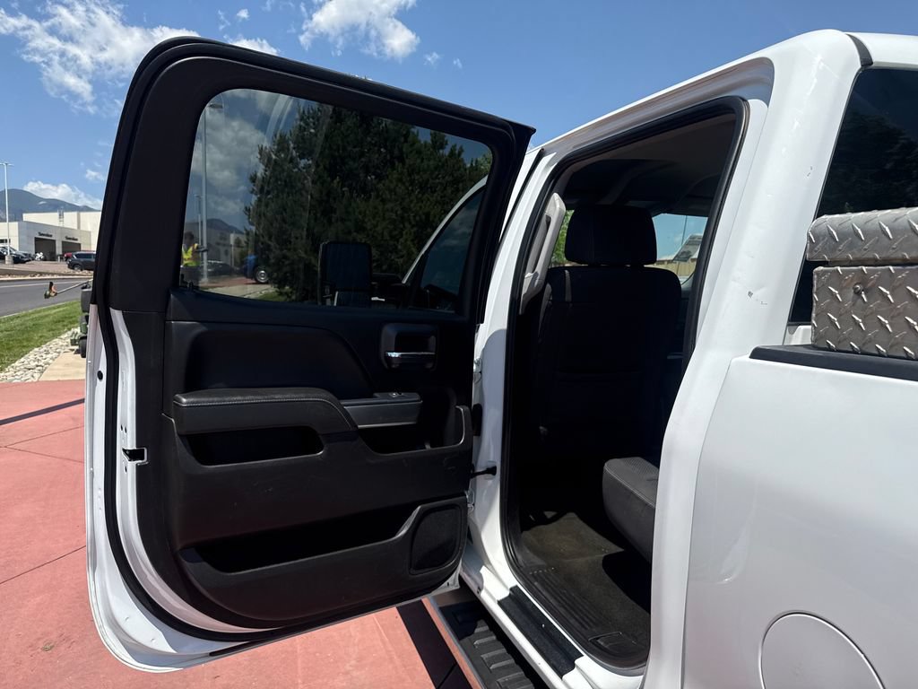 Used 2018 Chevrolet Silverado 2500 LT AWD/4WD image 18