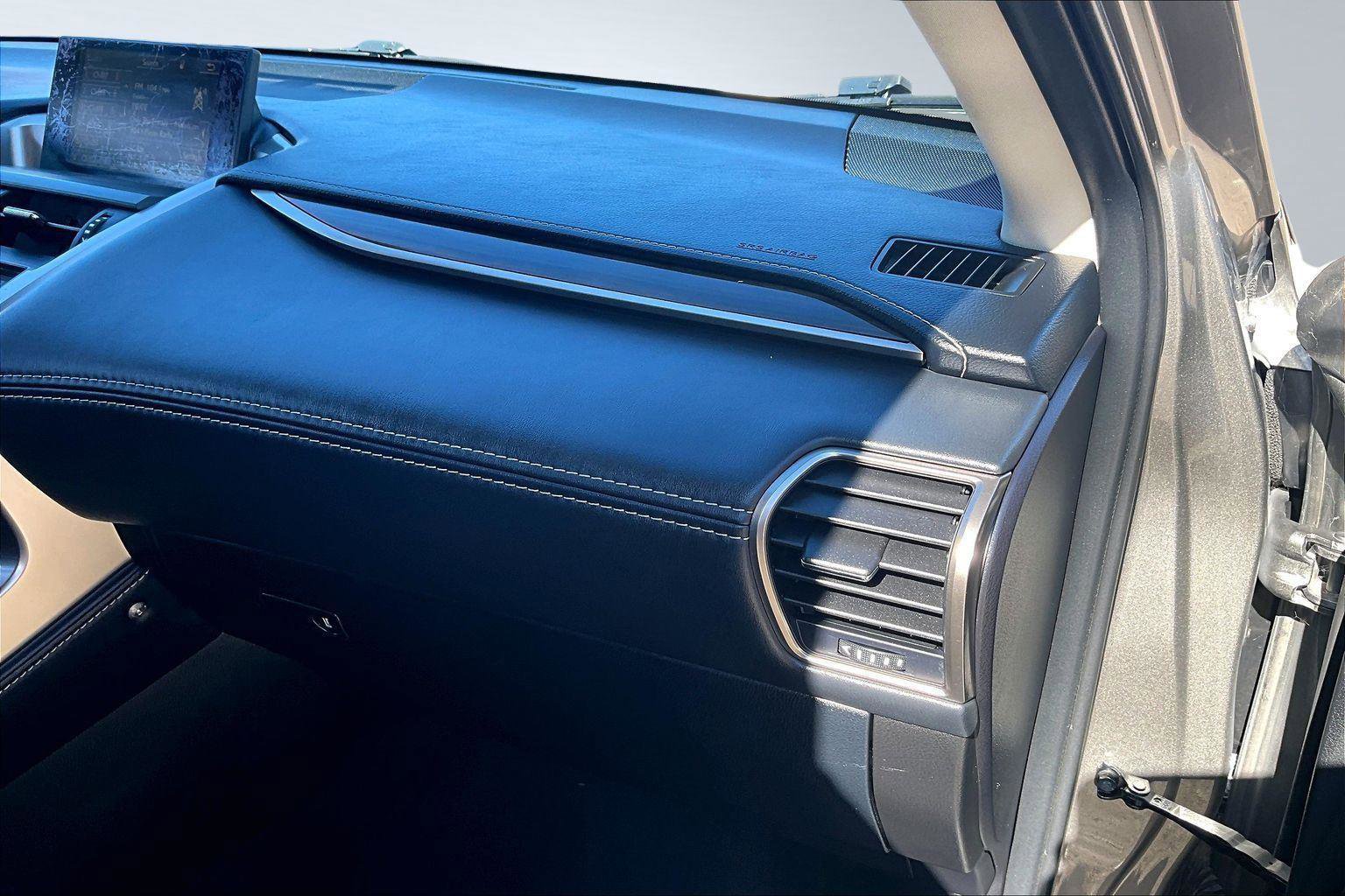 Used 2015 Lexus NX 200t FWD image 17