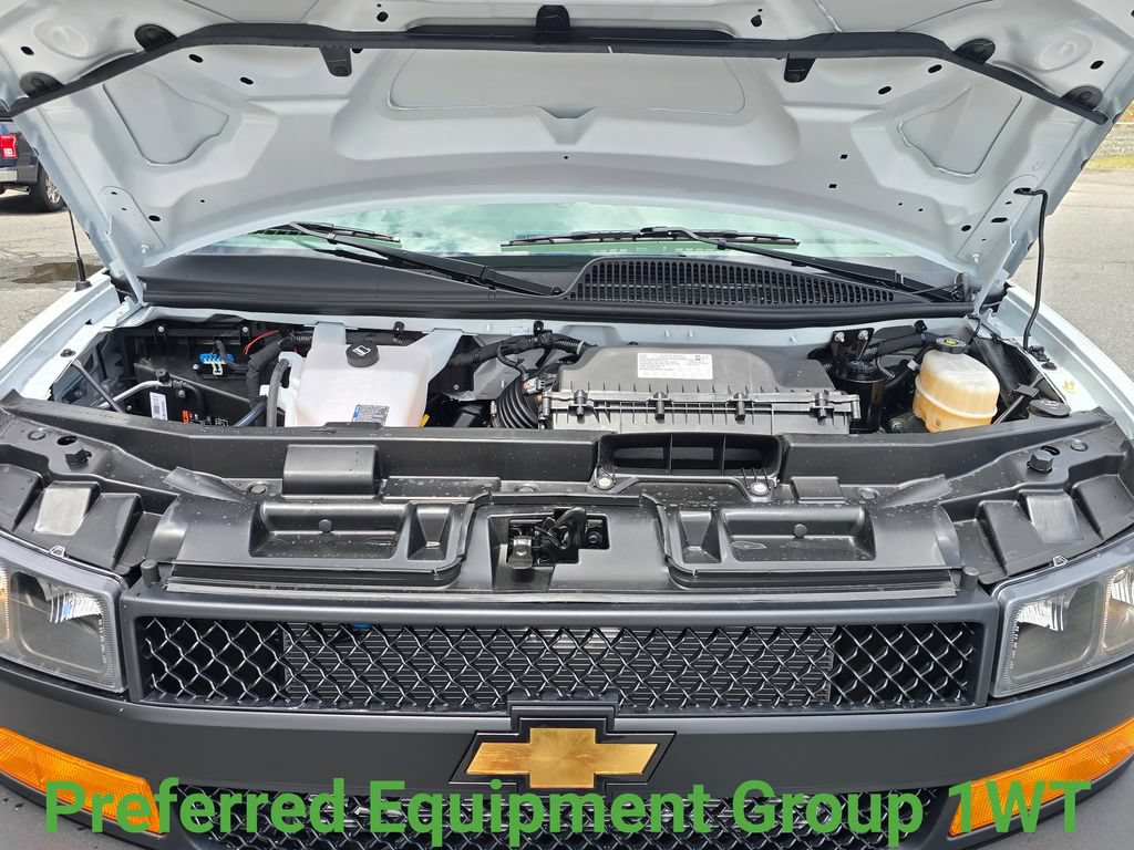 New 2026 Chevrolet Express 2500 w/ Communications Package RWD image 21