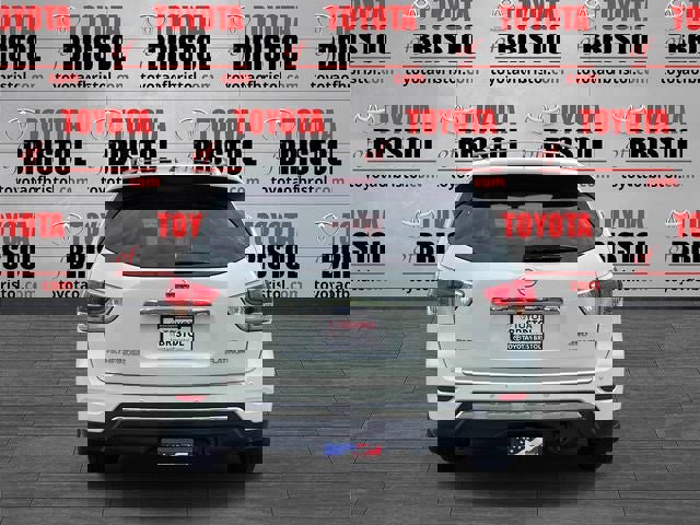 Used 2015 Nissan Pathfinder Platinum w/ Family Entertainment Package image 4