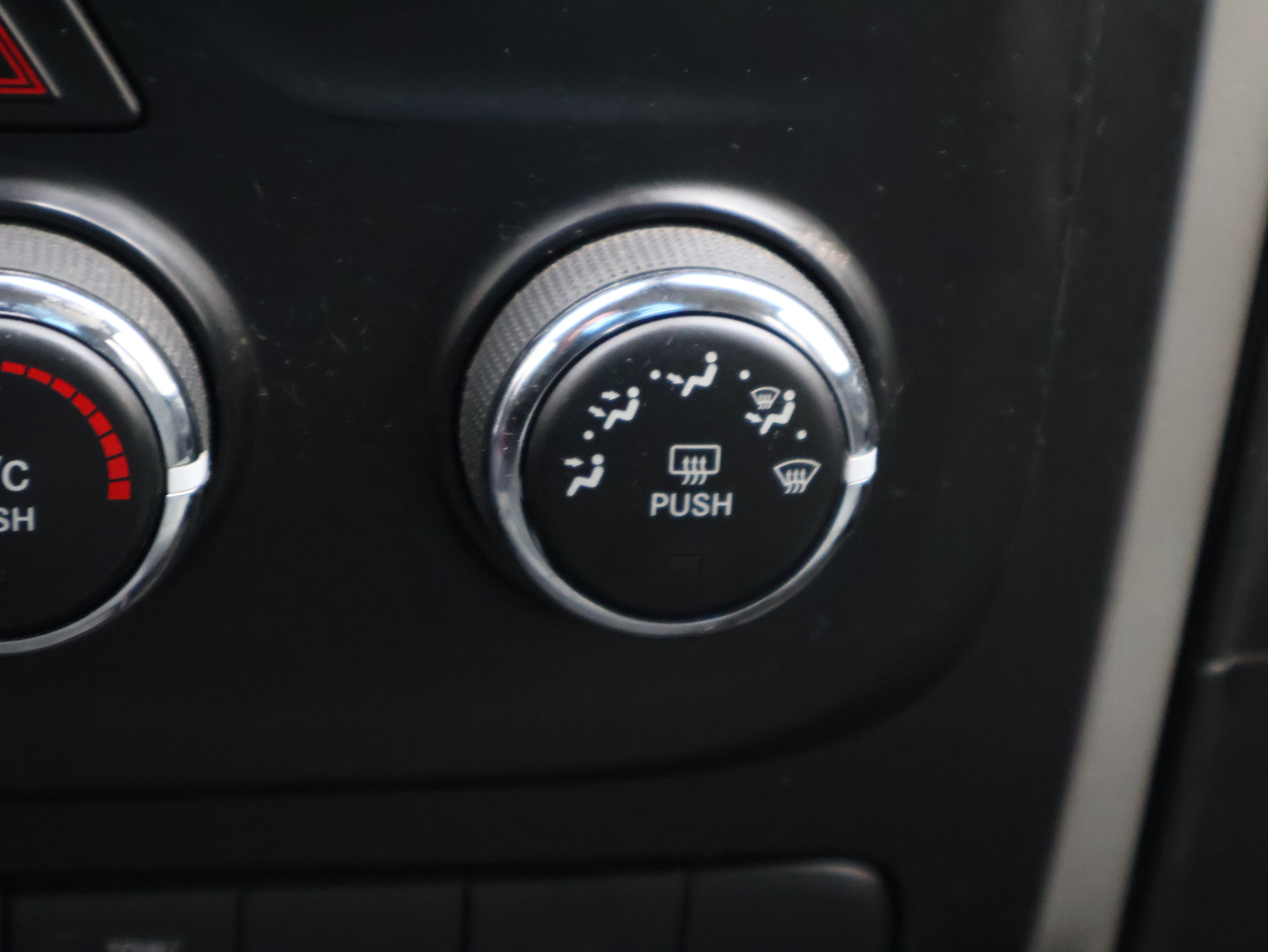 Used 2016 RAM 2500 SLT image 29