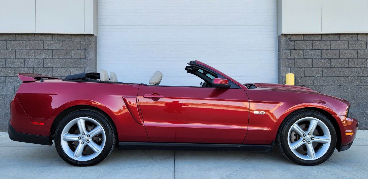 Used 2011 Ford Mustang GT Premium image 5