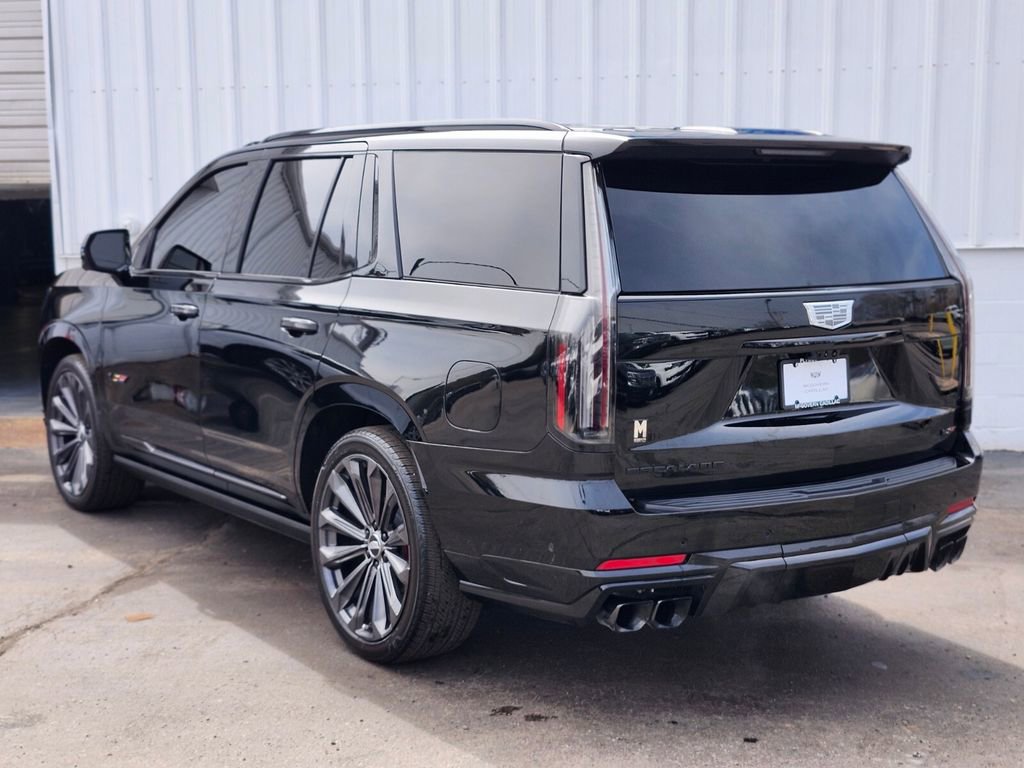 Certified 2025 Cadillac Escalade V w/ LPO, Floor Liner Package image 3