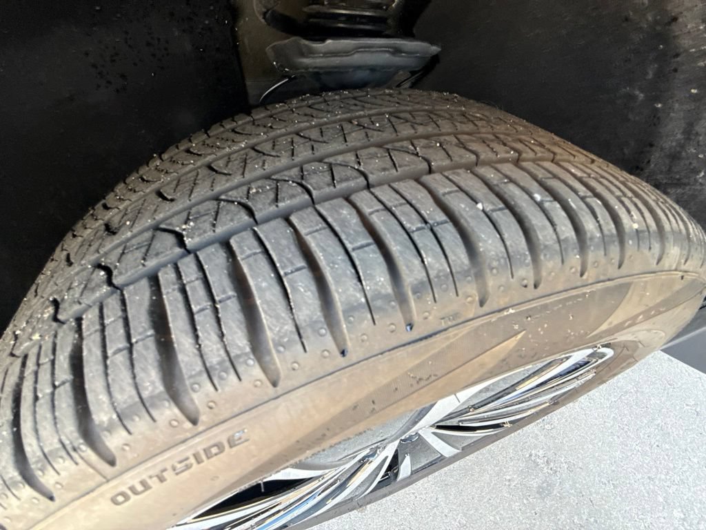 Certified 2025 Volkswagen ID.4 Pro AWD/4WD image 29