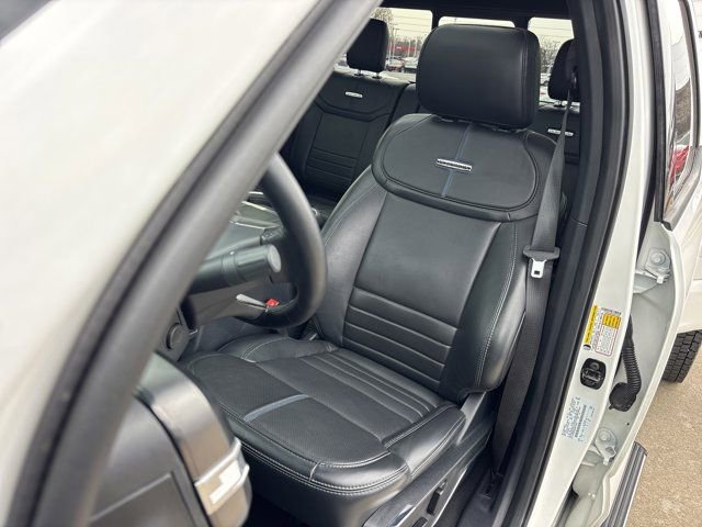 Used 2025 Ford F450 Platinum w/ FX4 Off-Road Package image 26