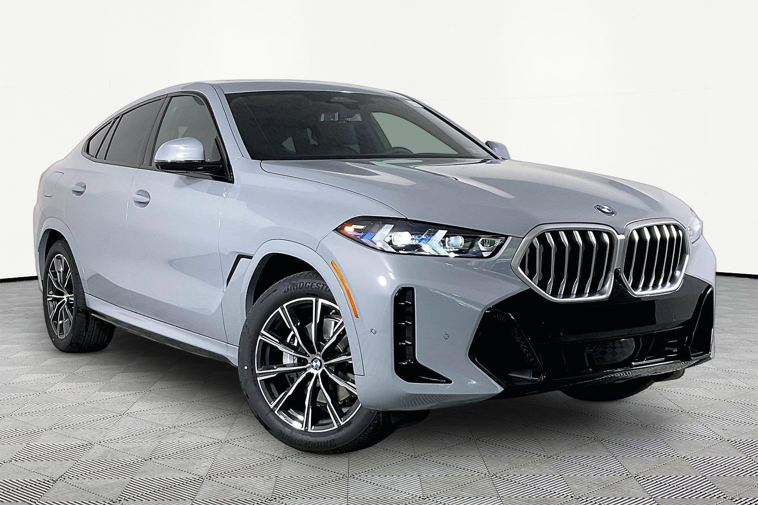 New 2026 BMW X6 xDrive40i w/ Climate Comfort Package AWD/4WD image 3