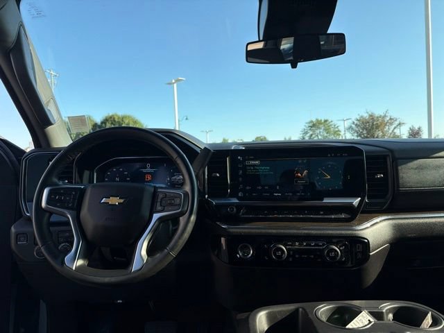 Used 2024 Chevrolet Silverado 1500 LT AWD/4WD image 22