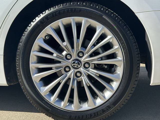 Used 2019 Toyota Avalon Limited w/ Advanced Safety Package FWD image 8
