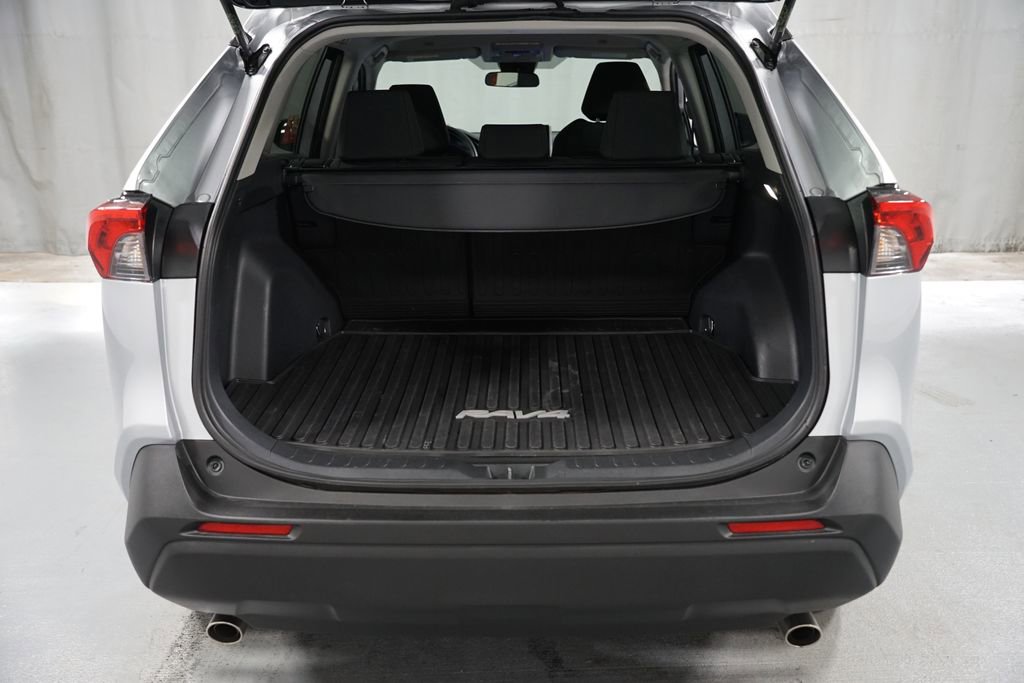 Used 2025 Toyota RAV4 LE image 33