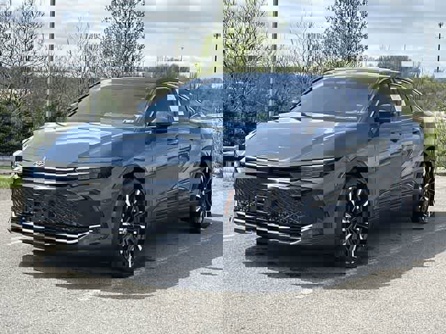 Used 2025 Toyota Crown Platinum AWD/4WD image 1