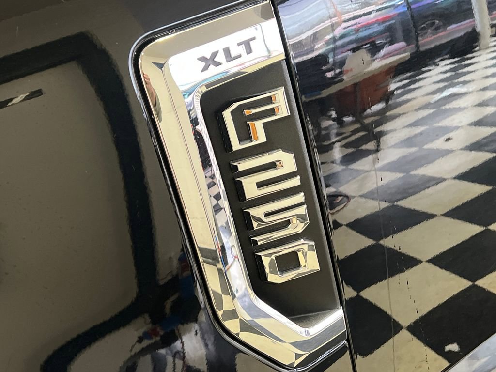 Used 2021 Ford F250 XLT w/ XLT Premium Package AWD/4WD image 8