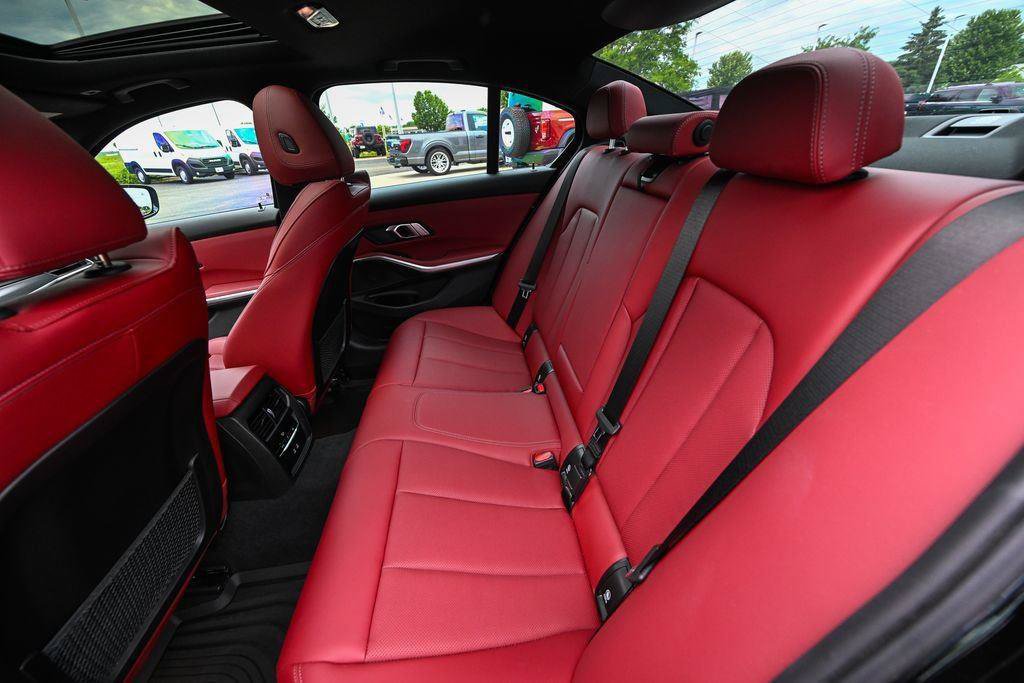 Used 2023 BMW 330i xDrive Sedan w/ Premium Package AWD/4WD image 21