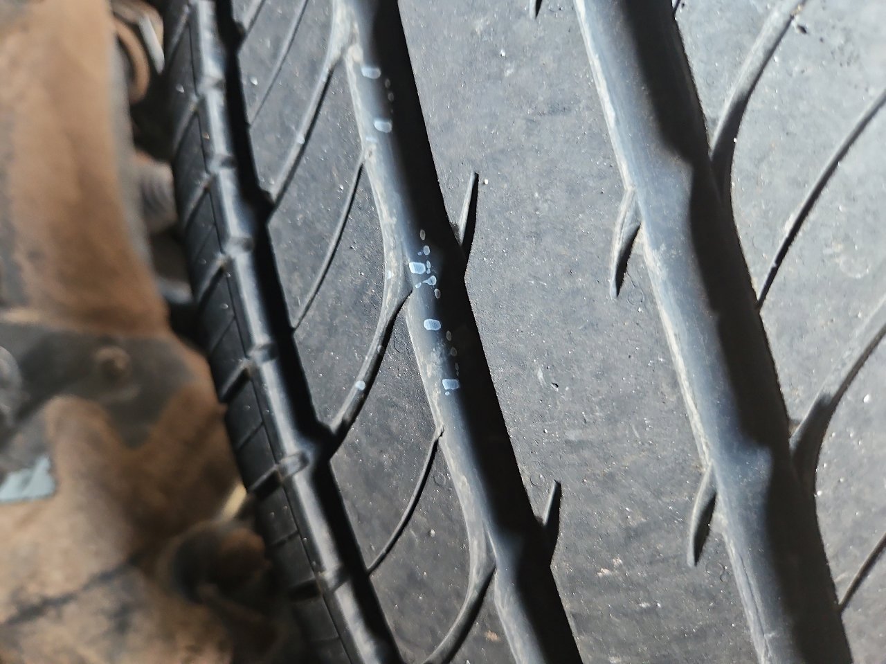 Used 2019 Toyota RAV4 XLE Premium image 9