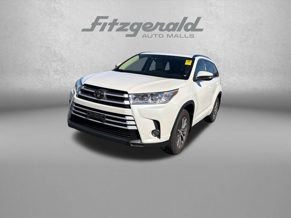 Used 2018 Toyota Highlander XLE AWD/4WD image 3