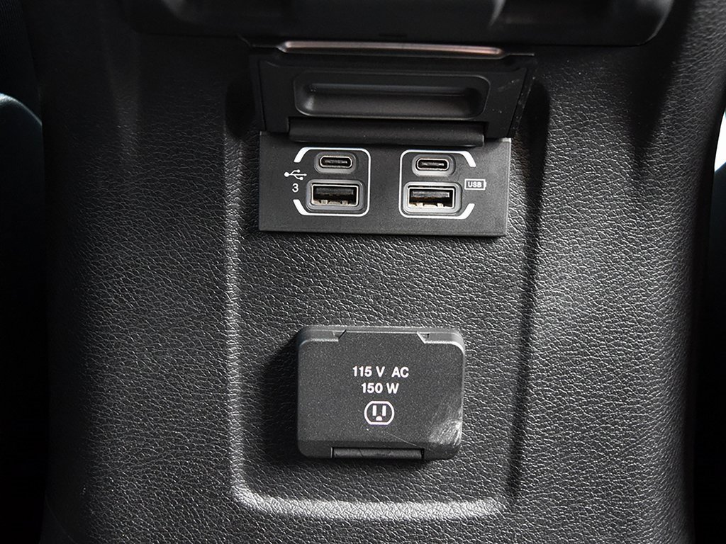 Used 2018 Jeep Wrangler Unlimited Rubicon w/ Dual Top Group image 27