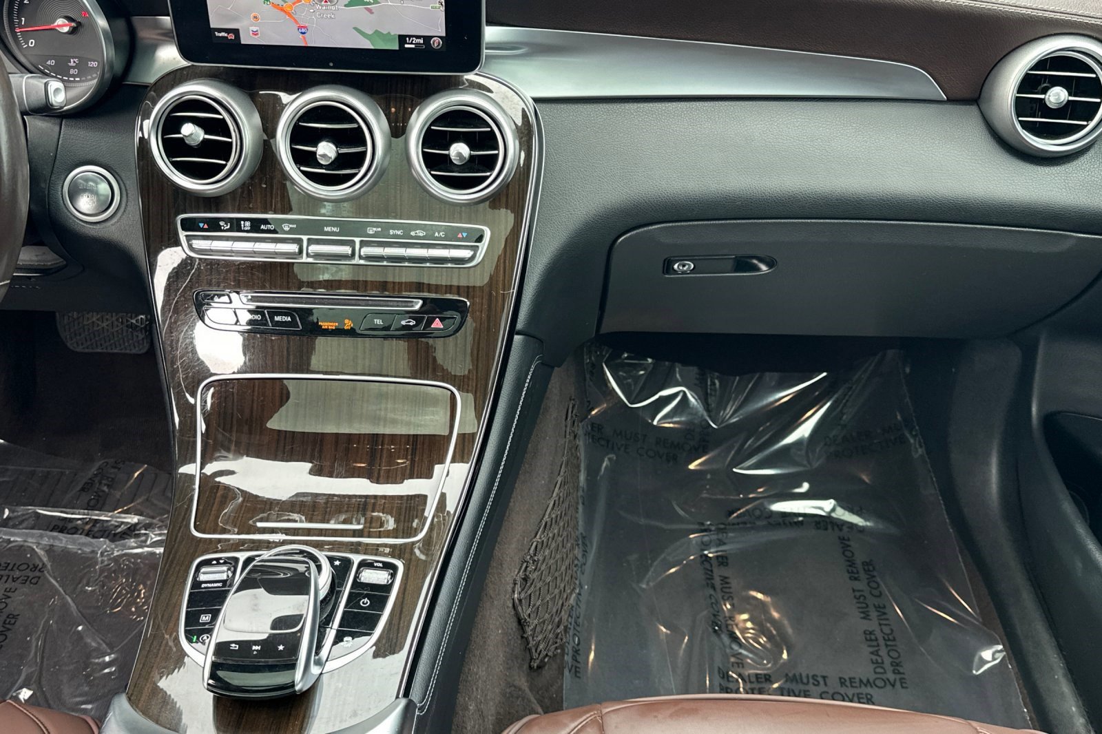 Used 2017 Mercedes-Benz GLC 300 4MATIC image 30