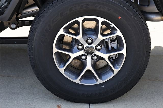 New 2025 Jeep Gladiator Sport image 5