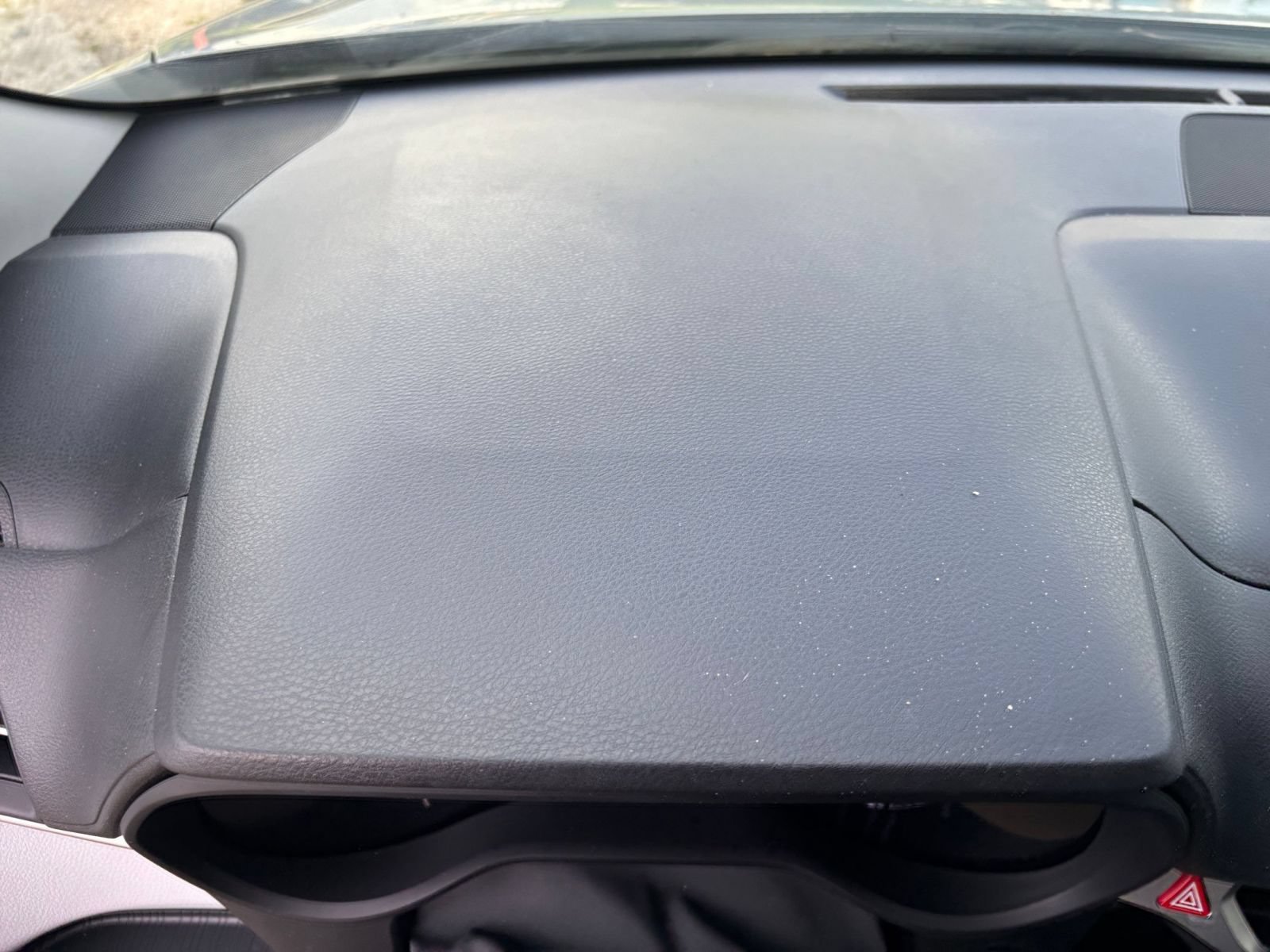 Used 2025 Toyota Sienna XLE FWD image 37
