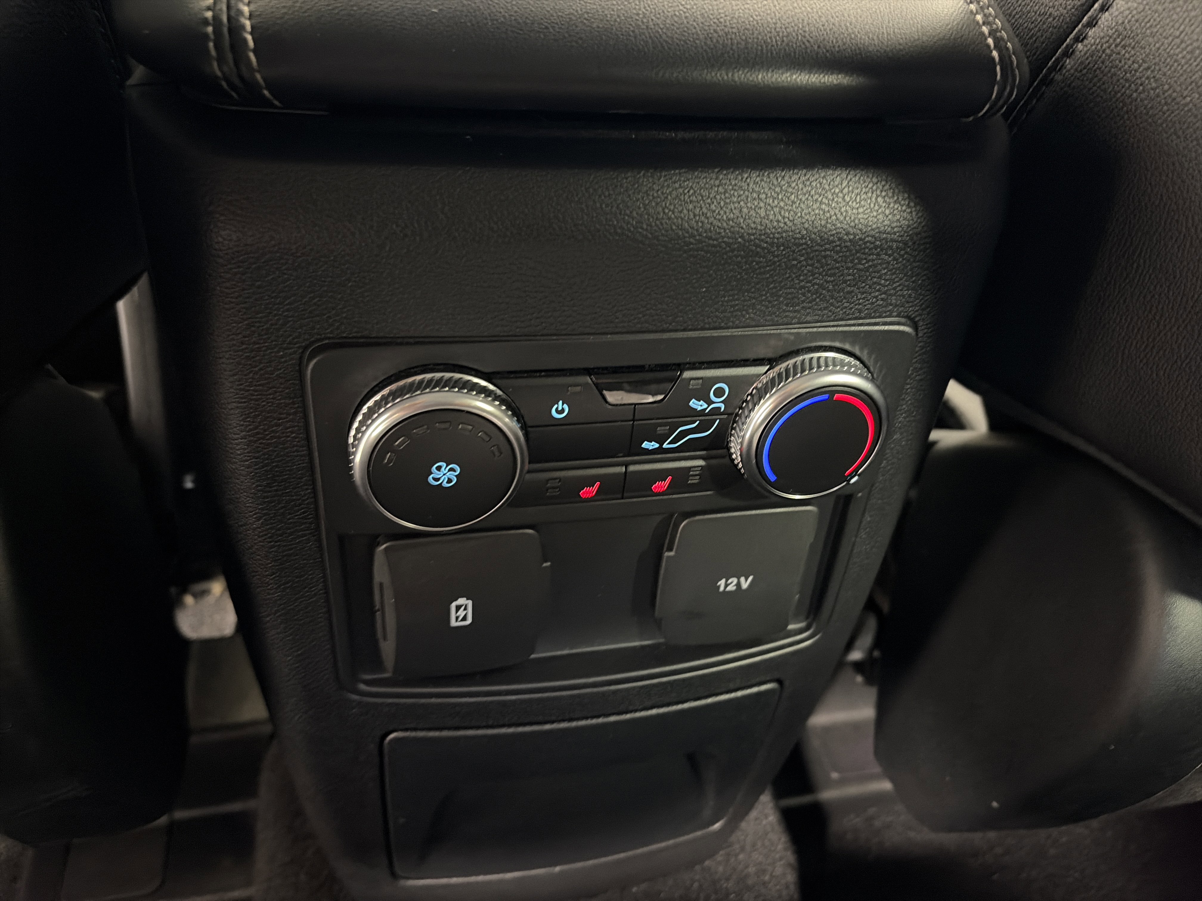 Used 2022 Ford Explorer Limited image 19