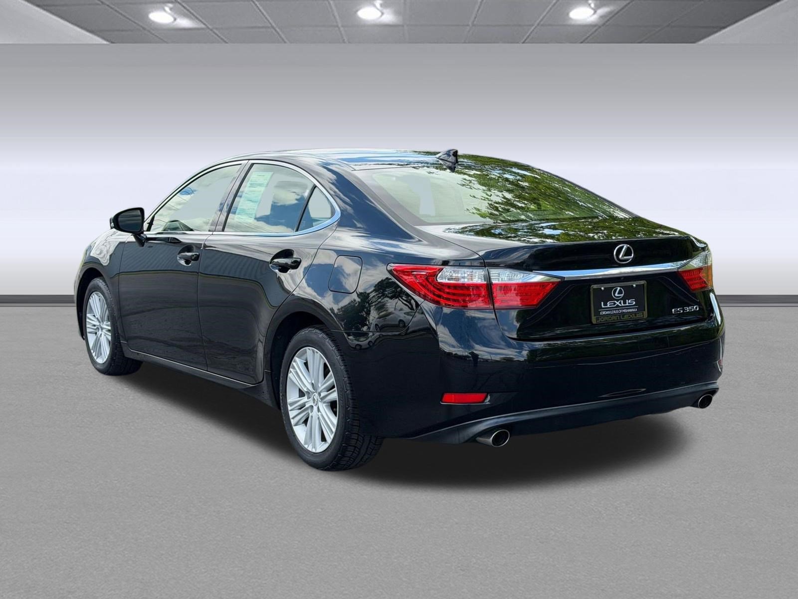Used 2015 Lexus ES 350 w/ Premium Package FWD image 3