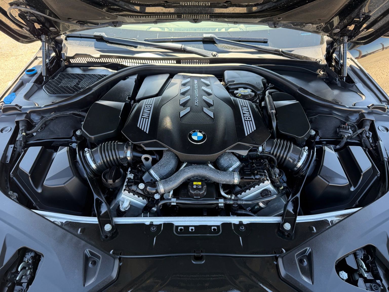 Used 2023 BMW M850i xDrive Coupe image 25