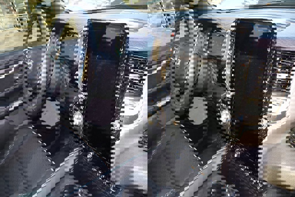 Used 2025 RAM 1500 Laramie w/ Night Edition image 9