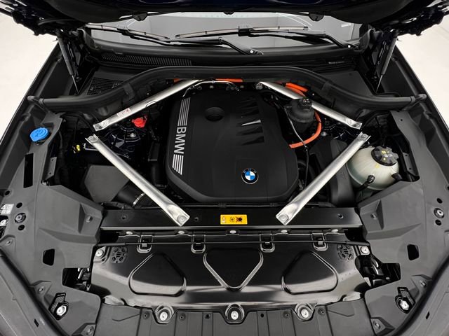Certified 2025 BMW X5 xDrive50e w/ M Sport Package AWD/4WD image 25