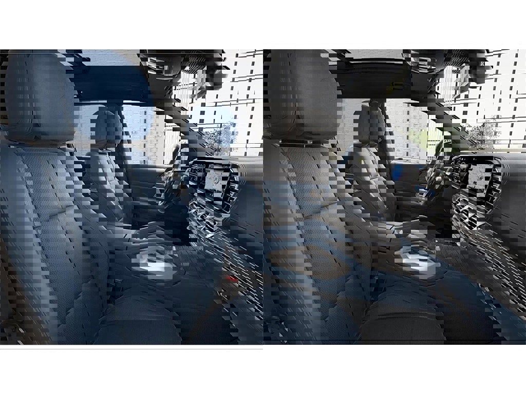 New 2026 Mercedes-Benz GLS 580 4MATIC image 4