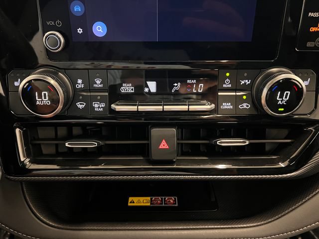Used 2025 Toyota Highlander XSE AWD/4WD image 29