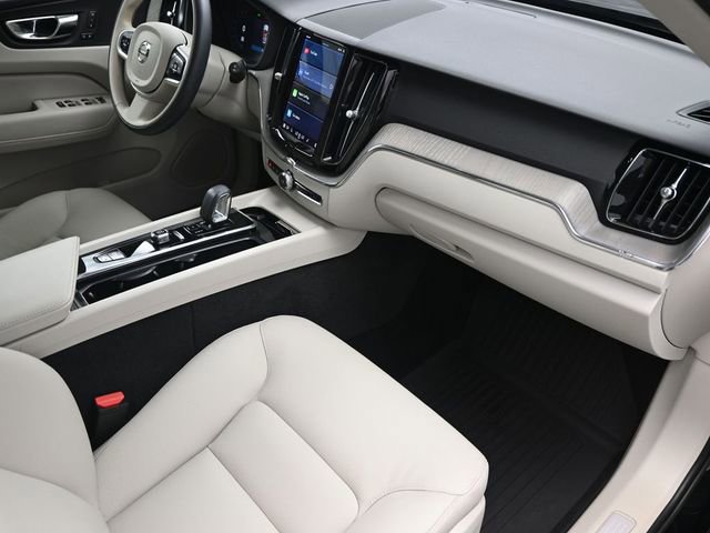 Used 2023 Volvo XC60 B5 Plus w/ Protection Package Premier image 38