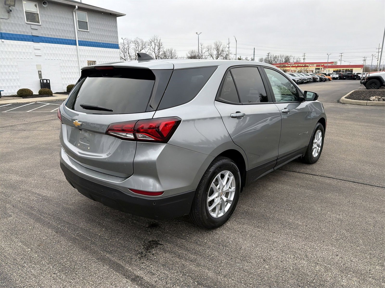 Used 2024 Chevrolet Equinox LS w/ LS Convenience Package image 8