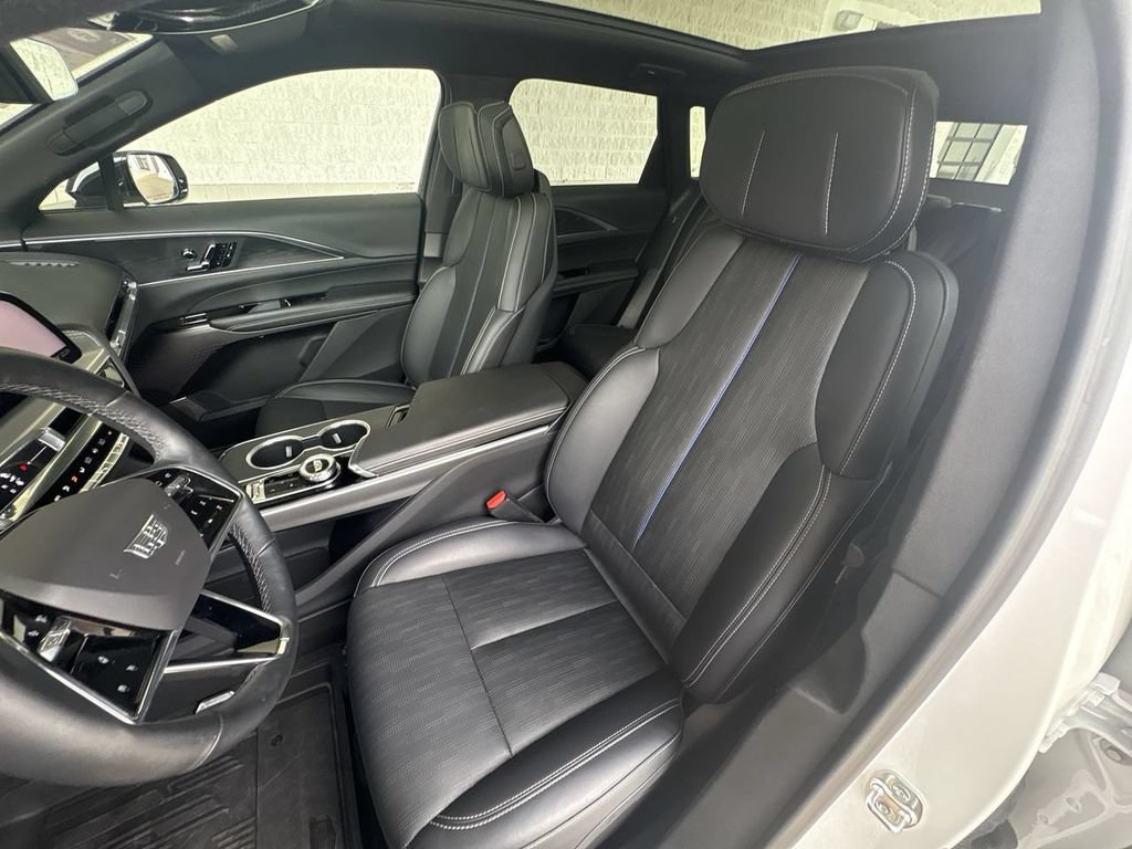 Certified 2025 Cadillac Lyriq Luxury AWD/4WD image 20