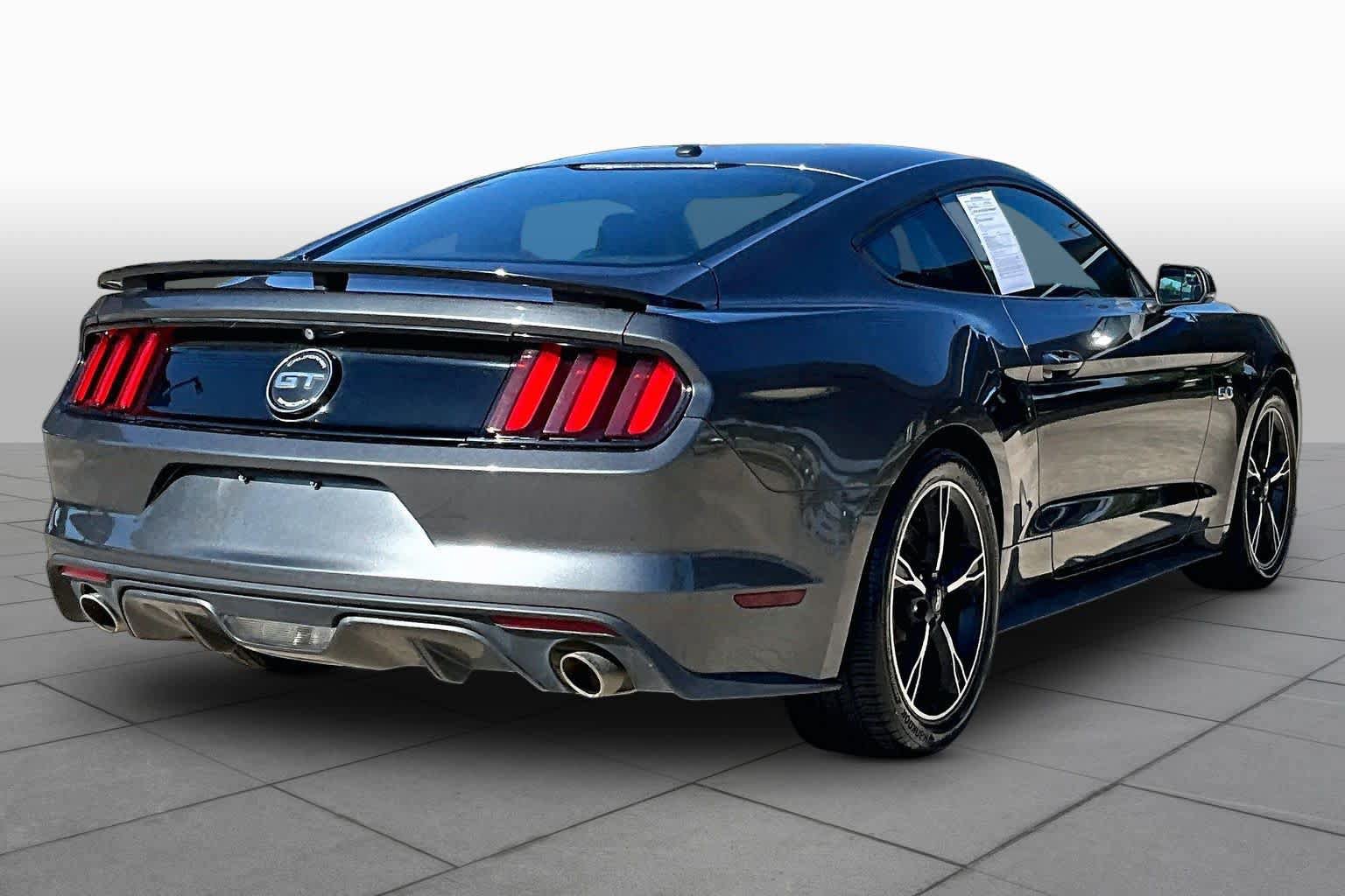 Used 2017 Ford Mustang GT Premium RWD image 13