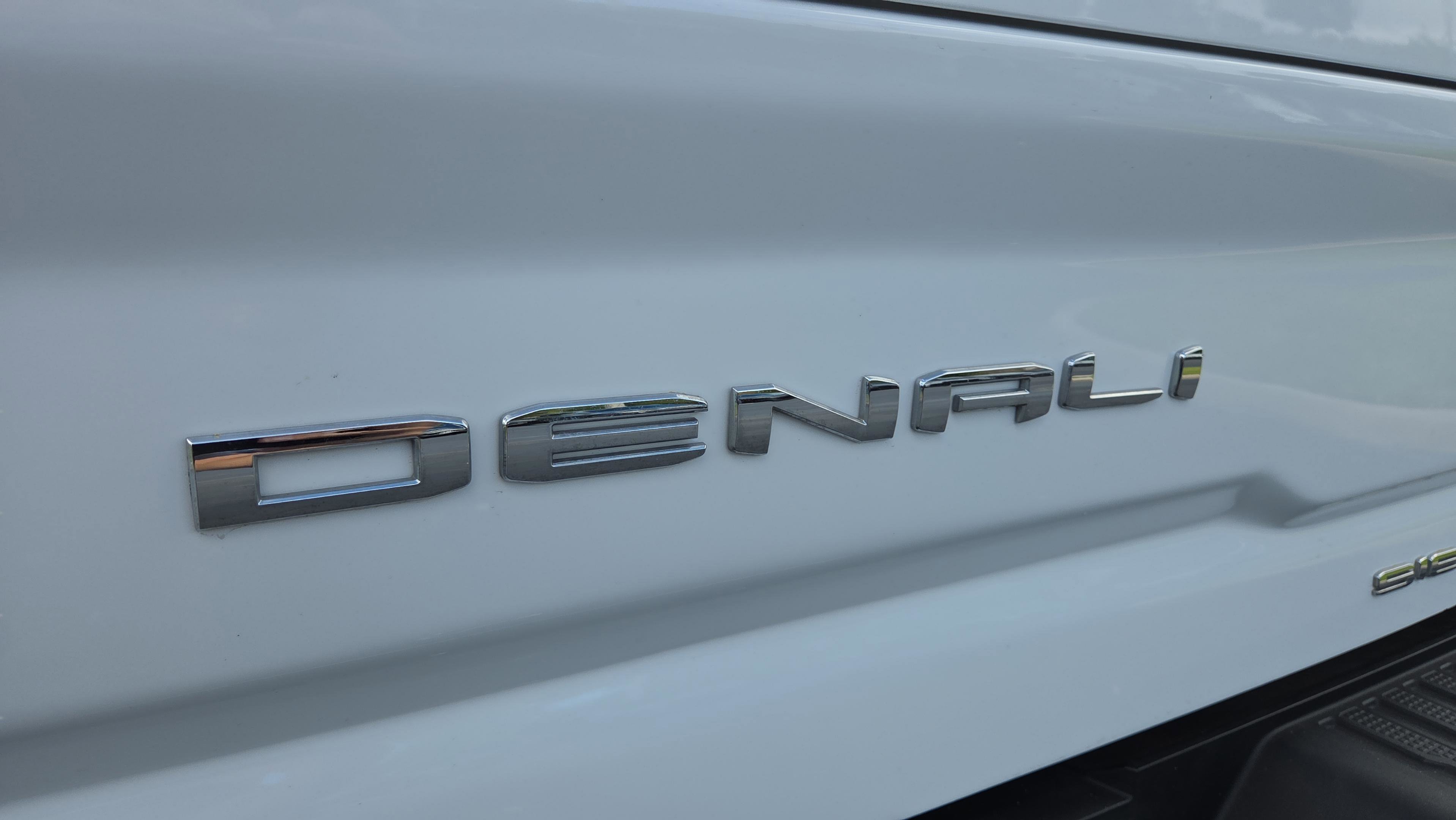 Used 2024 GMC Sierra 3500 Denali w/ Denali Reserve Package image 16