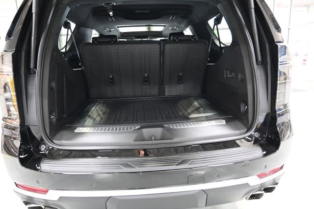 New 2026 Chevrolet Suburban High Country AWD/4WD image 31