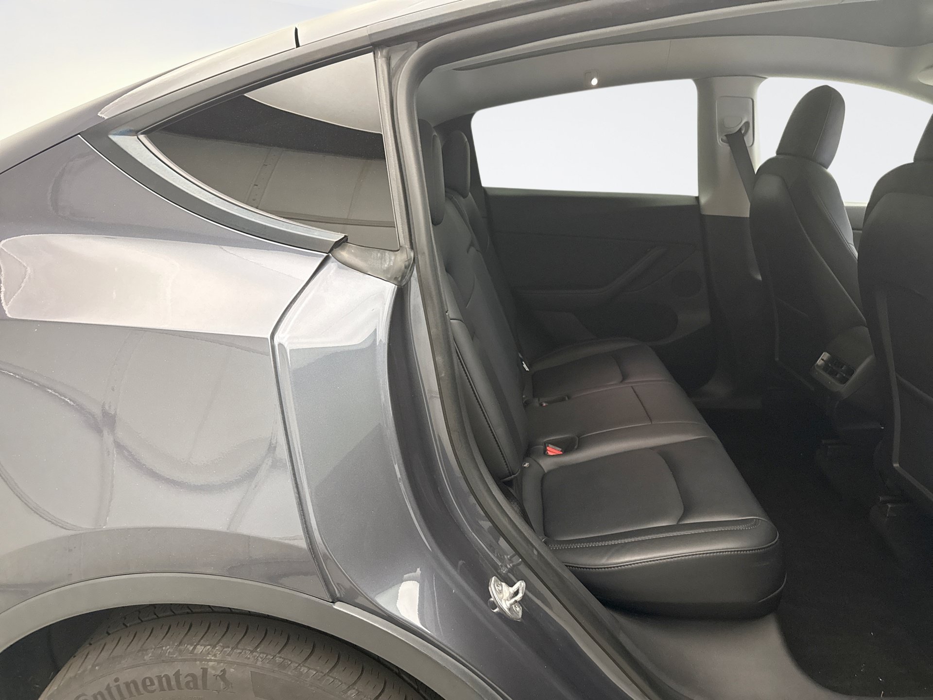 Used 2021 Tesla Model Y Long Range AWD/4WD image 19