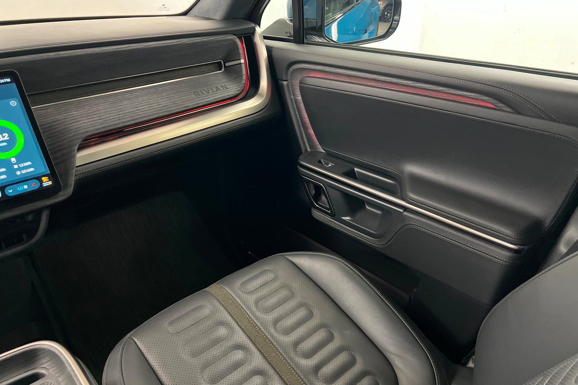 Used 2023 Rivian R1T Adventure Dual AWD/4WD image 10
