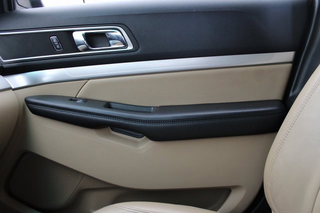 Used 2016 Ford Explorer XLT w/ Equipment Group 202A image 29