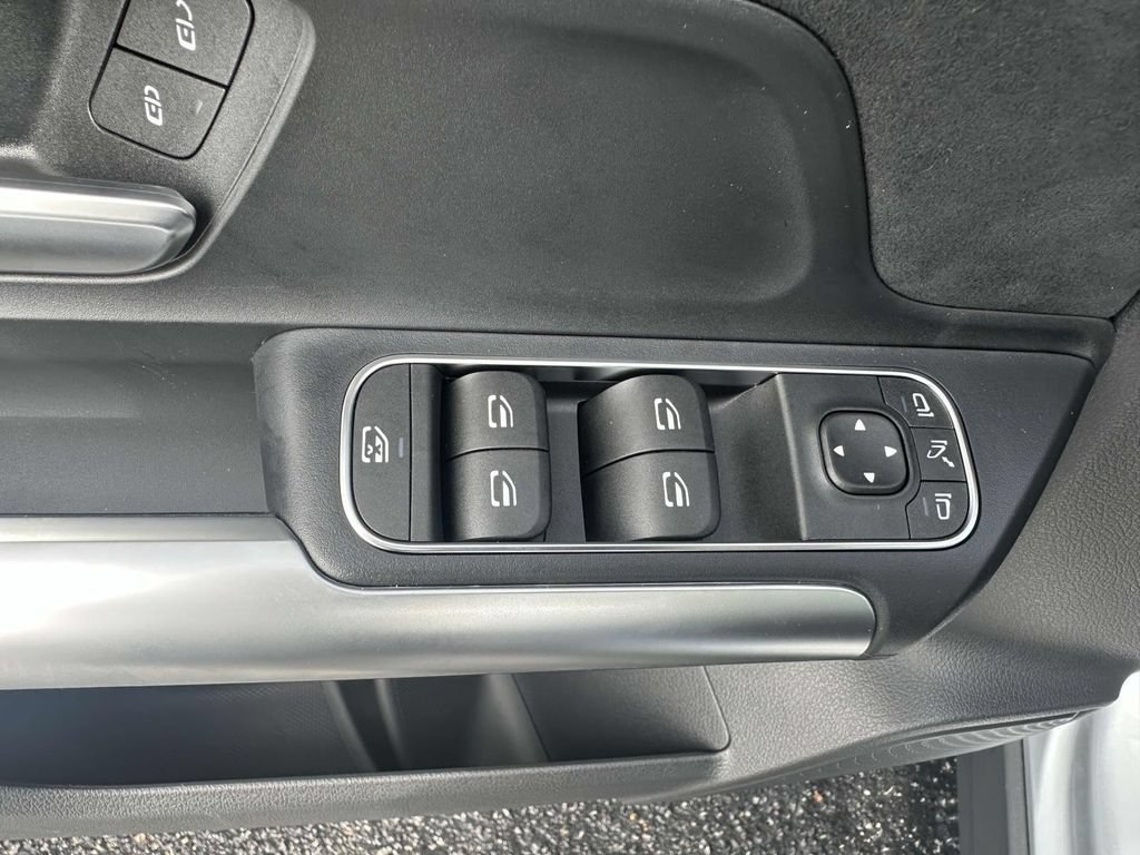 Certified 2025 Mercedes-Benz GLA 250 image 12