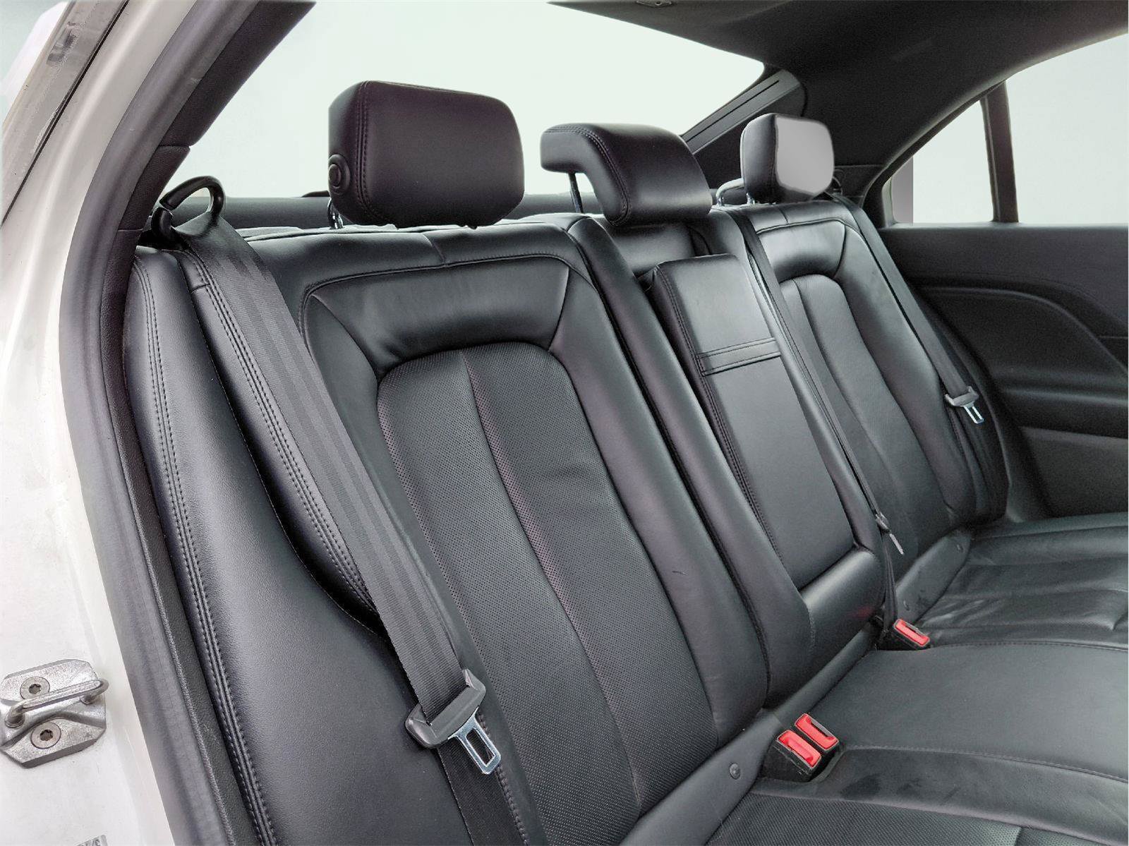 Used 2018 Lincoln Continental Reserve AWD/4WD image 17