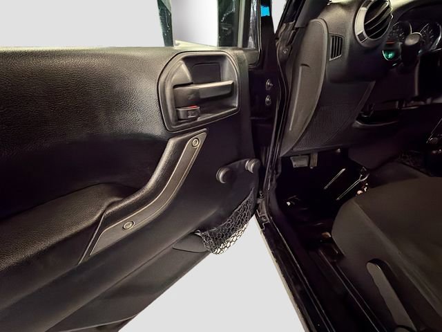 Used 2016 Jeep Wrangler Sport image 15
