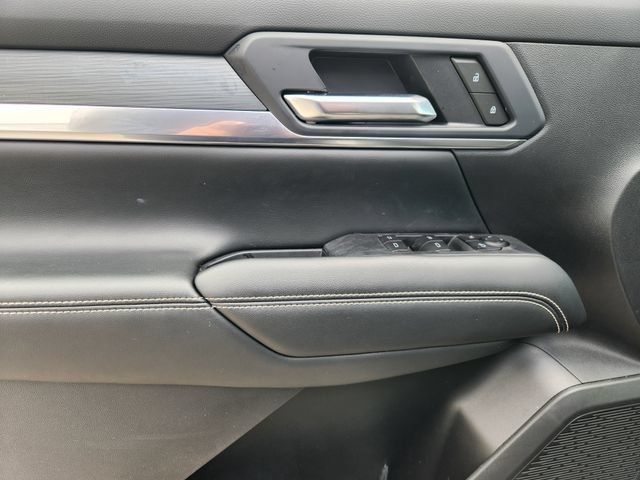 Used 2025 GMC Terrain Elevation AWD/4WD image 18