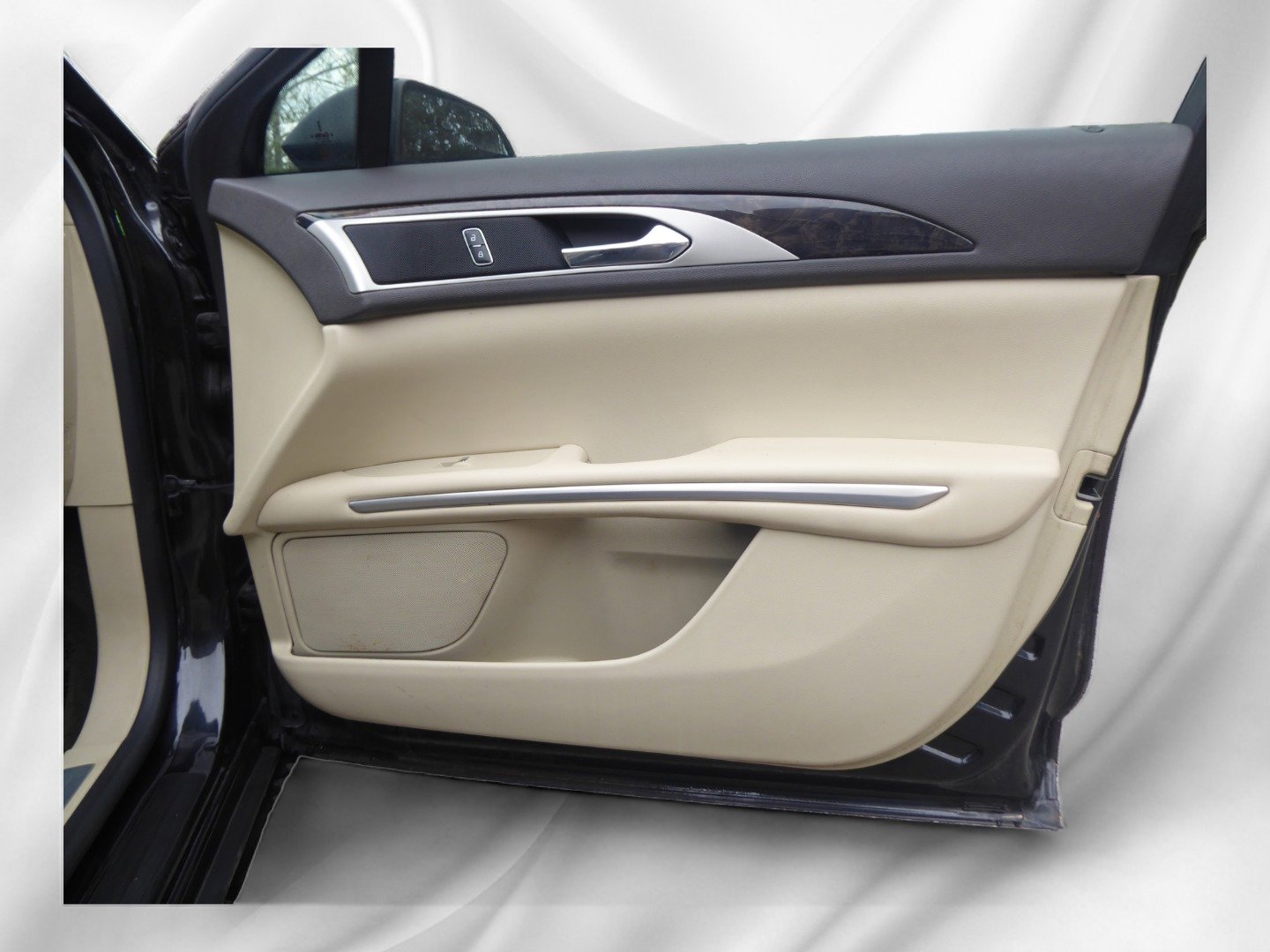 Used 2014 Lincoln MKZ w/ Equipment Group 101A Select image 12