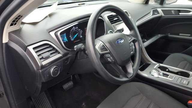 Used 2020 Ford Fusion SE image 6