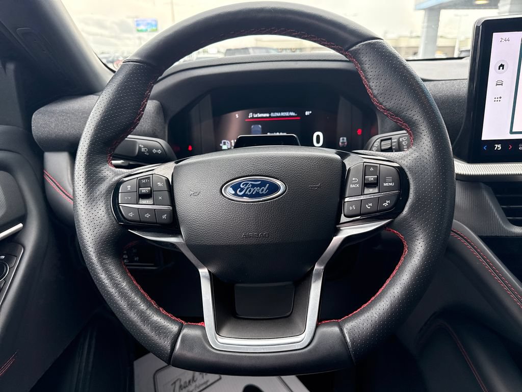 Used 2025 Ford Explorer ST-Line w/ ST-Line Street Pack AWD/4WD image 17