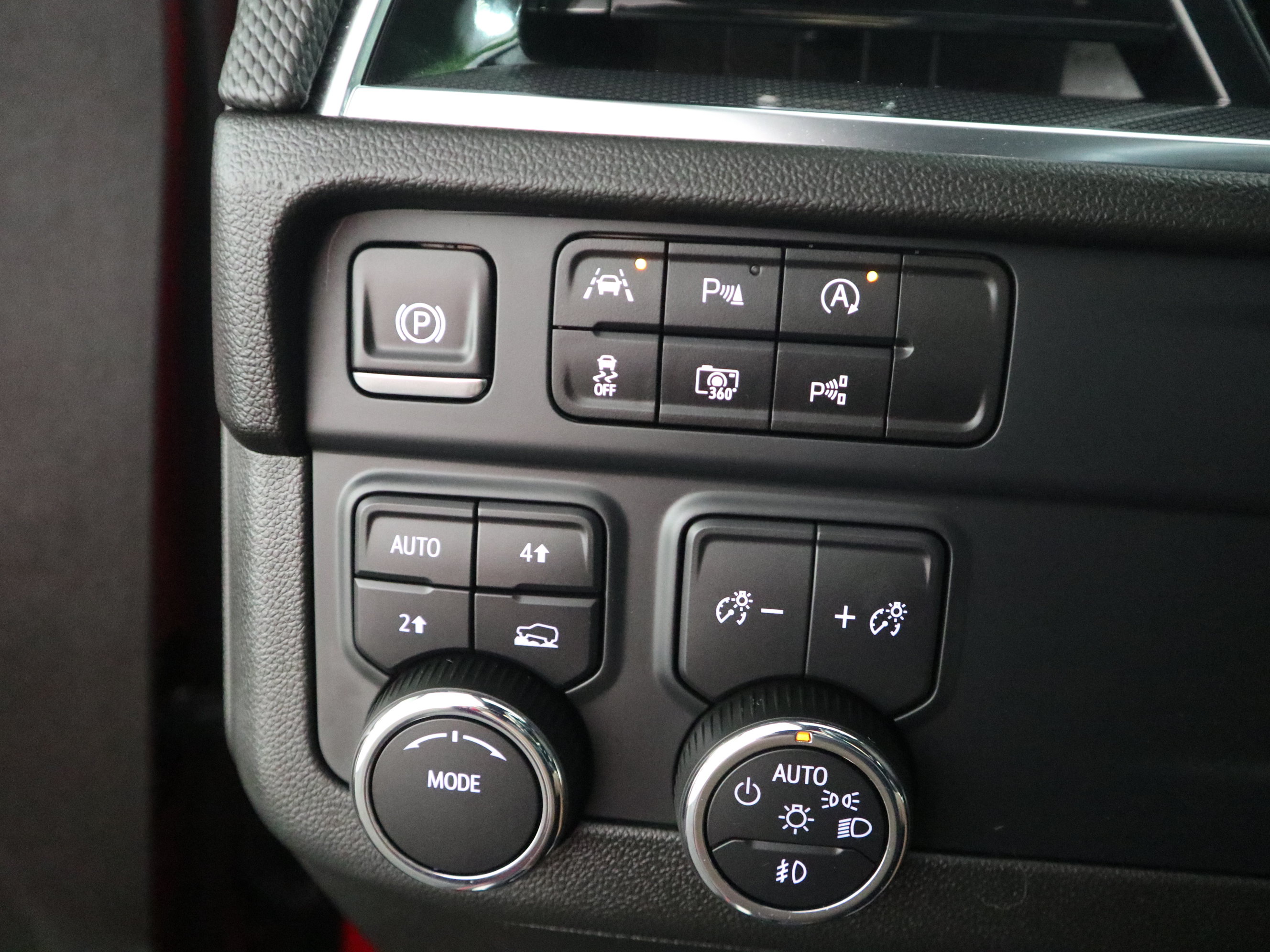 Used 2025 Chevrolet Tahoe RST w/ Comfort Package AWD/4WD image 22