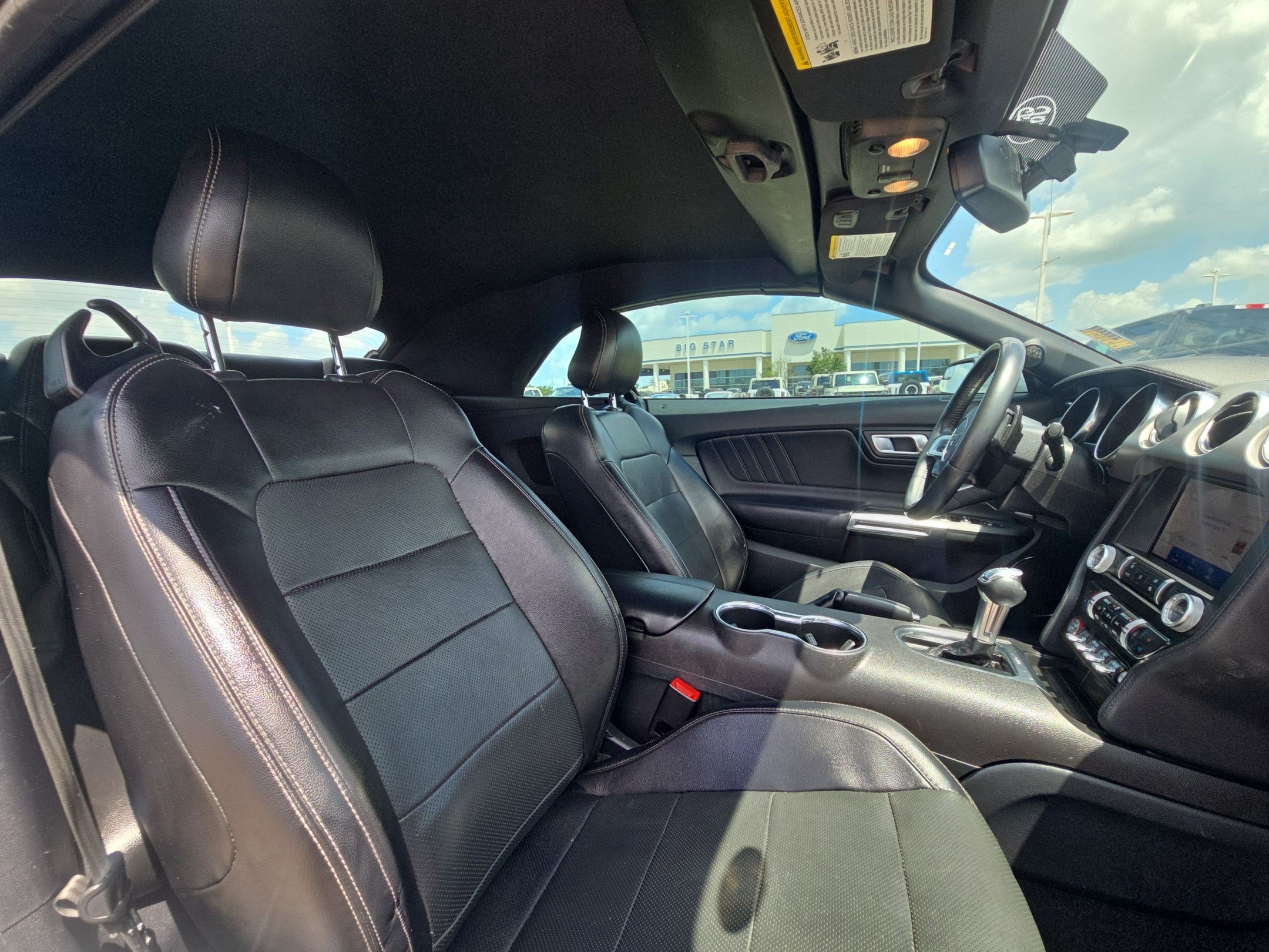 Used 2020 Ford Mustang Premium RWD image 28