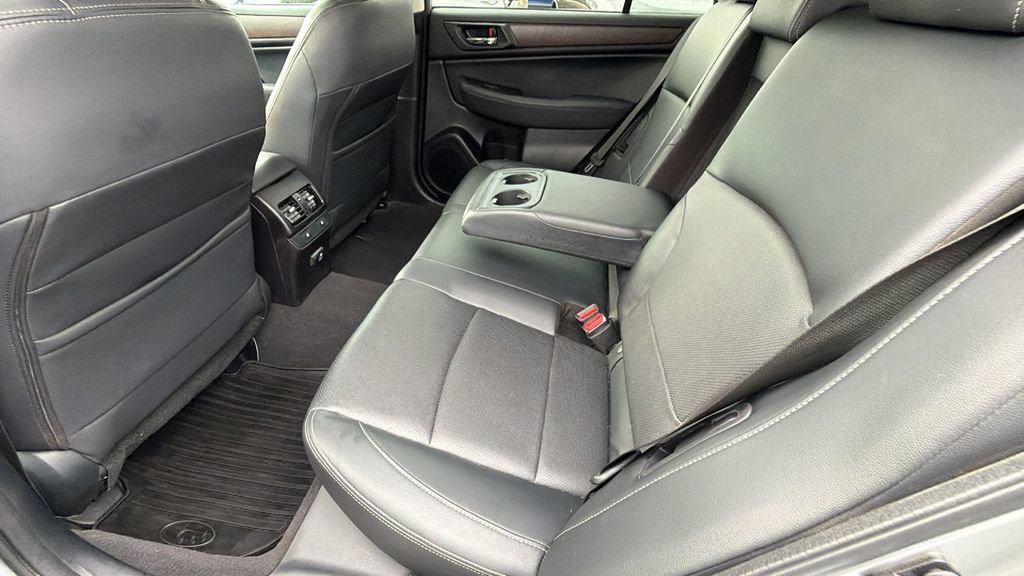 Used 2016 Subaru Outback 3.6R Limited image 16
