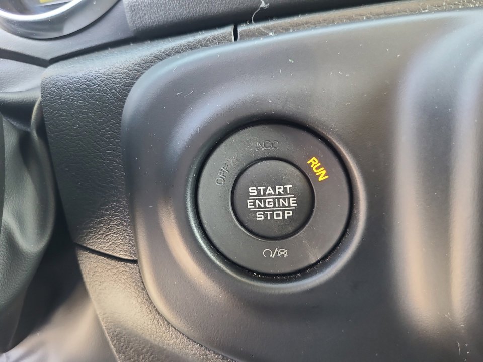 Used 2023 Jeep Wrangler Sahara w/ Cold Weather Group image 23